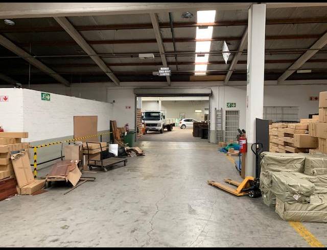 1,724M² FACTORY TO LET IN NEW GERMANY
